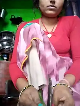 Snapshot of Cut_salni chatting on 07-20-26, 03:21 Cut salni online show from 07-20-26, 03:21