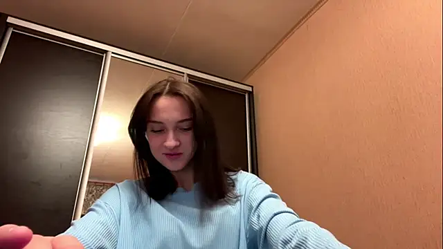 TinyLisa online show from 12-21-25, 06:53