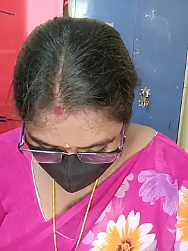 Snapshot of sirisha__9 chatting on 05-15-26, 11:01 sirisha 9 online show from 05-15-26, 11:01