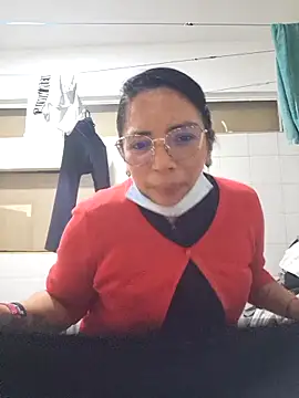 Snapshot of BoniFox_ chatting on 12-18-25, 02:12 BoniFox online show from 12-18-25, 02:12