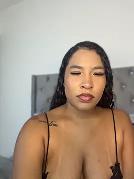 izzybelmonth12 online show from 04-20-26, 08:10