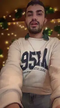 Snapshot of juancho_hairy chatting on 01-14-26, 10:25 juancho hairy online show from 01-14-26, 10:25