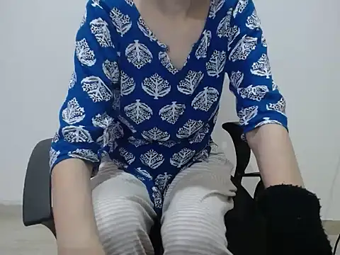 Farhana beautyfull online show from 04-03-26, 03:48