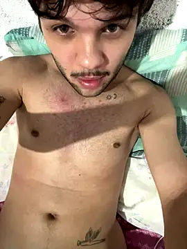 Snapshot of henriques98 chatting on 12-19-25, 04:52 henriques98 online show from 12-19-25, 04:52