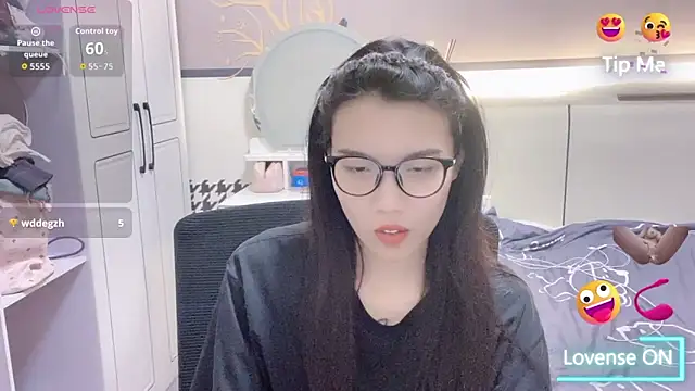 zhnmjx2025 online show from 04-11-26, 02:21