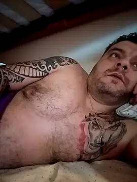 Snapshot of TomasTenerife chatting on 02-05-26, 04:11 TomasTenerife online show from 02-05-26, 04:11