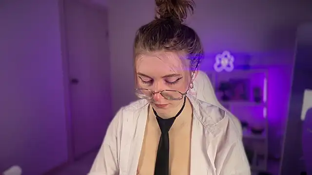 KellySunn online show from 04-13-26, 09:04