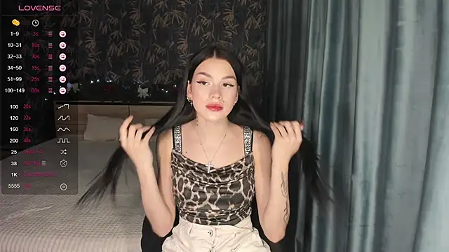 Snapshot of E_vaa chatting on 12-19-25, 03:08 E vaa online show from 12-19-25, 03:08