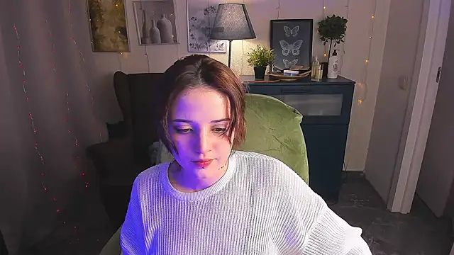 Snapshot of SarahShelby chatting on 06-06-26, 10:14 SarahShelby online show from 06-06-26, 10:14