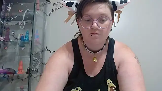 Snapshot of Pupghostt chatting on 05-31-26, 06:09 Pupghostt online show from 05-31-26, 06:09