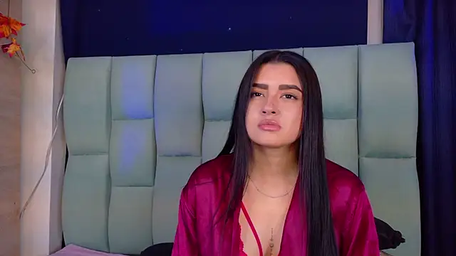 Emilyy05  online show from 07-05-26, 03:13