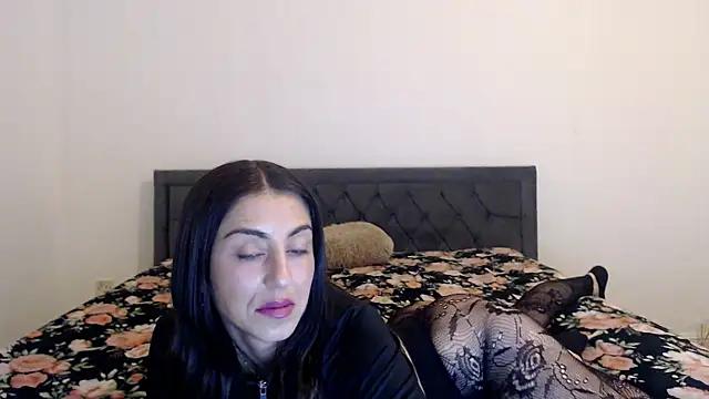 Stella John online show from 09-16-25, 05:19