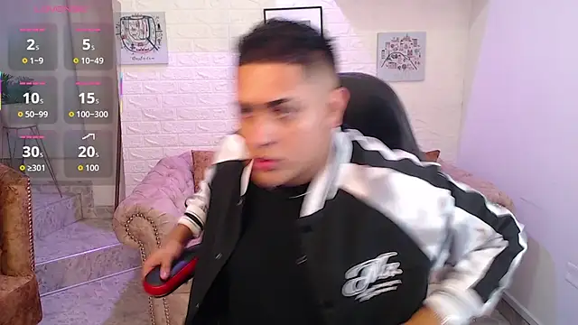 Snapshot of aroon_09 chatting on 12-20-25, 03:13 aroon 09 online show from 12-20-25, 03:13