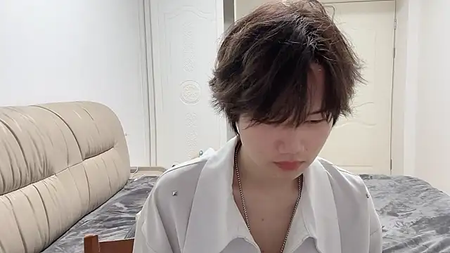 Snapshot of junnan001 chatting on 12-23-25, 09:51 junnan001 online show from 12-23-25, 09:51