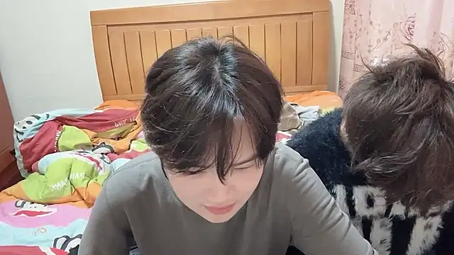 Snapshot of junnan001 chatting on 02-04-26, 11:05 junnan001 online show from 02-04-26, 11:05