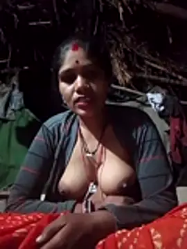 Snapshot of Rajni_hote chatting on 02-07-26, 04:00 Rajni hote online show from 02-07-26, 04:00