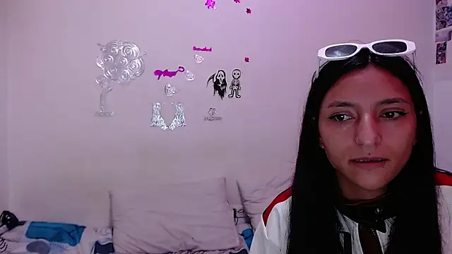 Snapshot of couple__party chatting on 01-10-26, 12:01 couple party online show from 01-10-26, 12:01