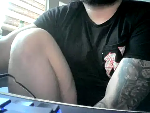 Snapshot of szalonywacek1 chatting on 12-20-25, 08:43 szalonywacek1 online show from 12-20-25, 08:43