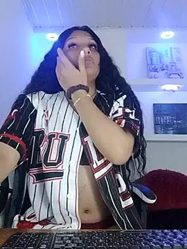 Snapshot of ashley-17 chatting on 12-21-25, 06:09 ashley-17 online show from 12-21-25, 06:09