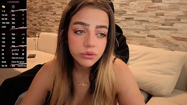Snapshot of cute_emmma chatting on 07-09-26, 11:47 cute emmma online show from 07-09-26, 11:47