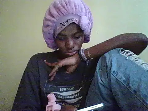 Snapshot of Sexxy_paid chatting on 02-18-26, 05:58 Sexxy paid online show from 02-18-26, 05:58