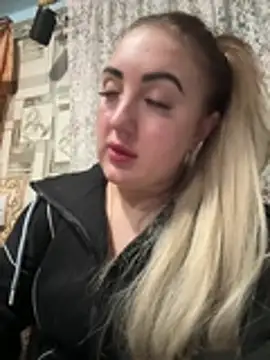 Snapshot of merabel1995 chatting on 01-15-26, 03:27 merabel1995 online show from 01-15-26, 03:27