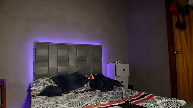 MAXIMILAINO-XXX online show from 02-04-26, 01:22