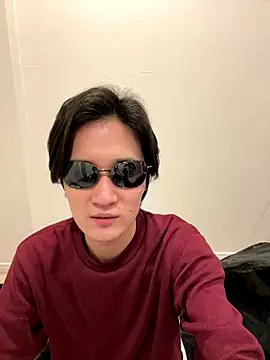 Snapshot of hiroada chatting on 01-10-26, 11:56 hiroada online show from 01-10-26, 11:56