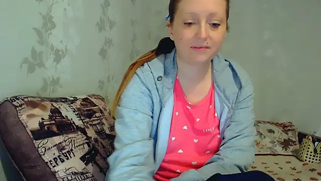 Snapshot of CrystallAngel chatting on 02-13-26, 05:09 CrystallAngel online show from 02-13-26, 05:09