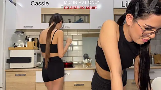 Snapshot of girls_secrets chatting on 01-12-26, 05:18 girls secrets online show from 01-12-26, 05:18