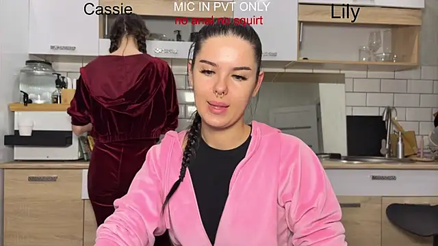 Snapshot of girls_secrets chatting on 01-13-26, 06:46 girls secrets online show from 01-13-26, 06:46