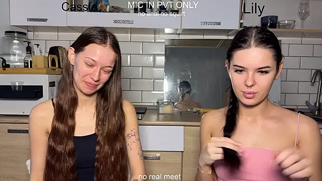 Snapshot of girls_secrets chatting on 02-01-26, 10:36 girls secrets online show from 02-01-26, 10:36