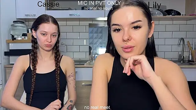 Snapshot of girls_secrets chatting on 02-13-26, 10:33 girls secrets online show from 02-13-26, 10:33