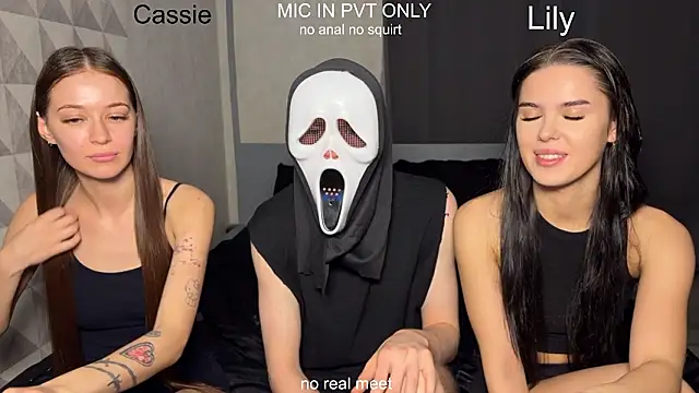 Snapshot of girls_secrets chatting on 02-16-26, 11:06 girls secrets online show from 02-16-26, 11:06