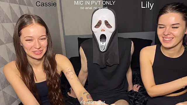 Snapshot of girls_secrets chatting on 02-17-26, 11:29 girls secrets online show from 02-17-26, 11:29