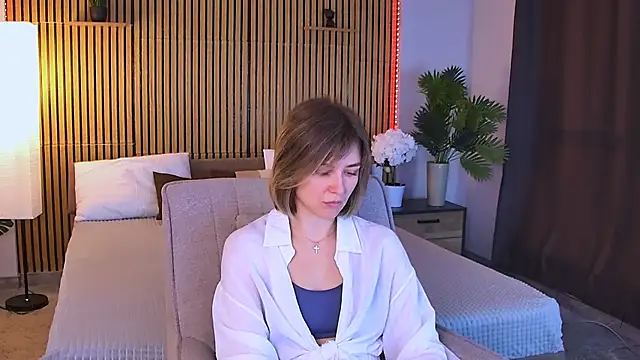 EmeraldGlow online show from 04-20-26, 03:04