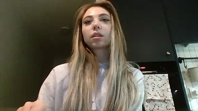 Snapshot of TeenLily chatting on 12-22-25, 06:05 TeenLily online show from 12-22-25, 06:05