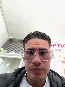 Latin Paisa Boy online show from 03-11-26, 07:42