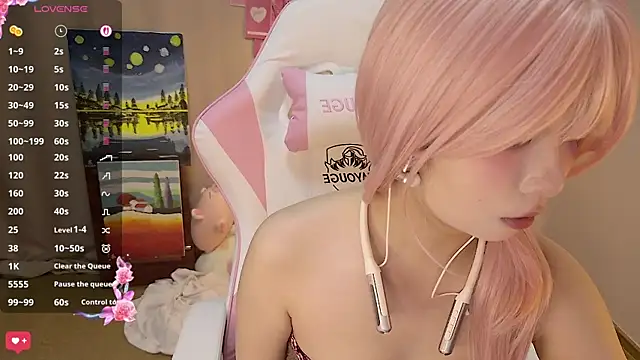 cuteqiqi online show from 04-17-26, 01:14