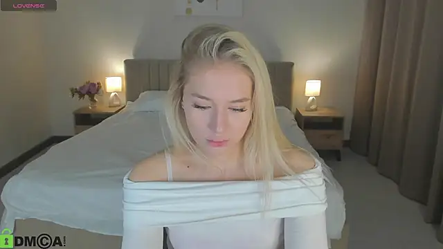 Snapshot of ChloeAlba chatting on 01-13-26, 03:56 ChloeAlba online show from 01-13-26, 03:56