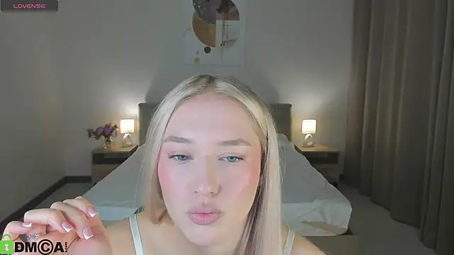 Snapshot of ChloeAlba chatting on 01-19-26, 04:05 ChloeAlba online show from 01-19-26, 04:05