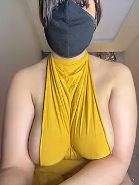 Snapshot of Inaa-Love chatting on 02-14-26, 04:26 Inaa-Love online show from 02-14-26, 04:26