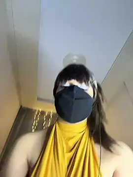 Snapshot of Inaa-Love chatting on 05-19-26, 06:03 Inaa-Love online show from 05-19-26, 06:03