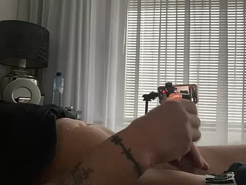 Snapshot of friemeldepiemel chatting on 02-13-26, 02:35 friemeldepiemel online show from 02-13-26, 02:35