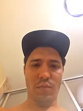 HoofedCylinder online show from 04-19-26, 04:34