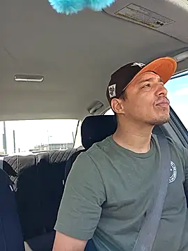 HoofedCylinder online show from 04-21-26, 04:01