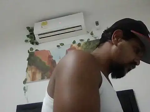 Snapshot of bigdick211292 chatting on 03-14-26, 02:00 bigdick211292 online show from 03-14-26, 02:00