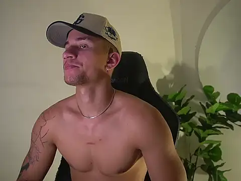 Snapshot of Thin_tommy11 chatting on 03-17-26, 11:41 Thin tommy11 online show from 03-17-26, 11:41