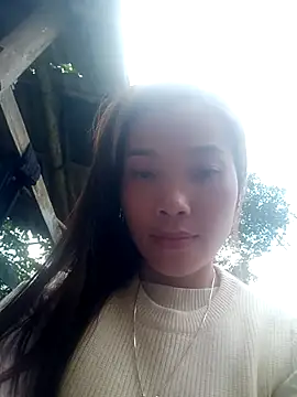 Snapshot of yeutinh00 chatting on 12-23-25, 05:49 yeutinh00 online show from 12-23-25, 05:49