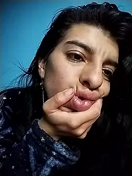 Snapshot of Alma_Kieran chatting on 01-09-26, 03:42 Alma Kieran online show from 01-09-26, 03:42